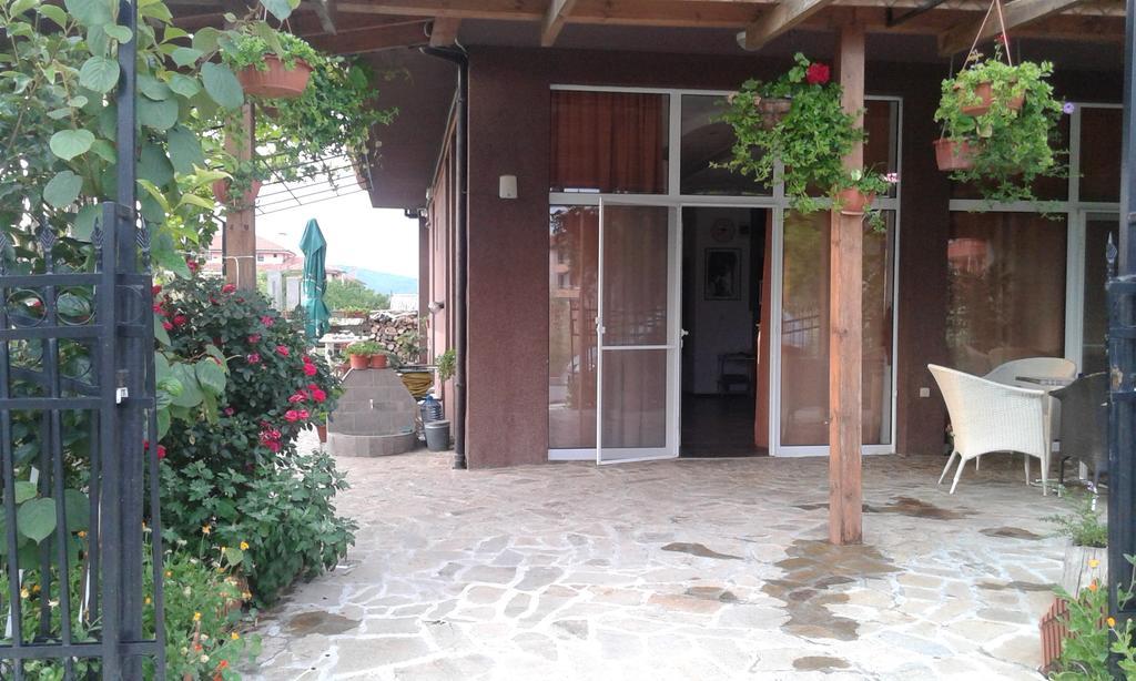 Zora Guest House Primorsko Exterior photo
