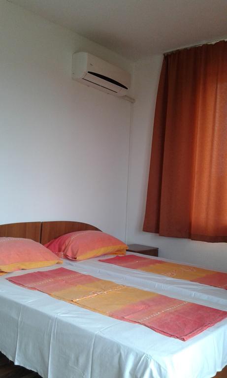 Zora Guest House Primorsko Room photo