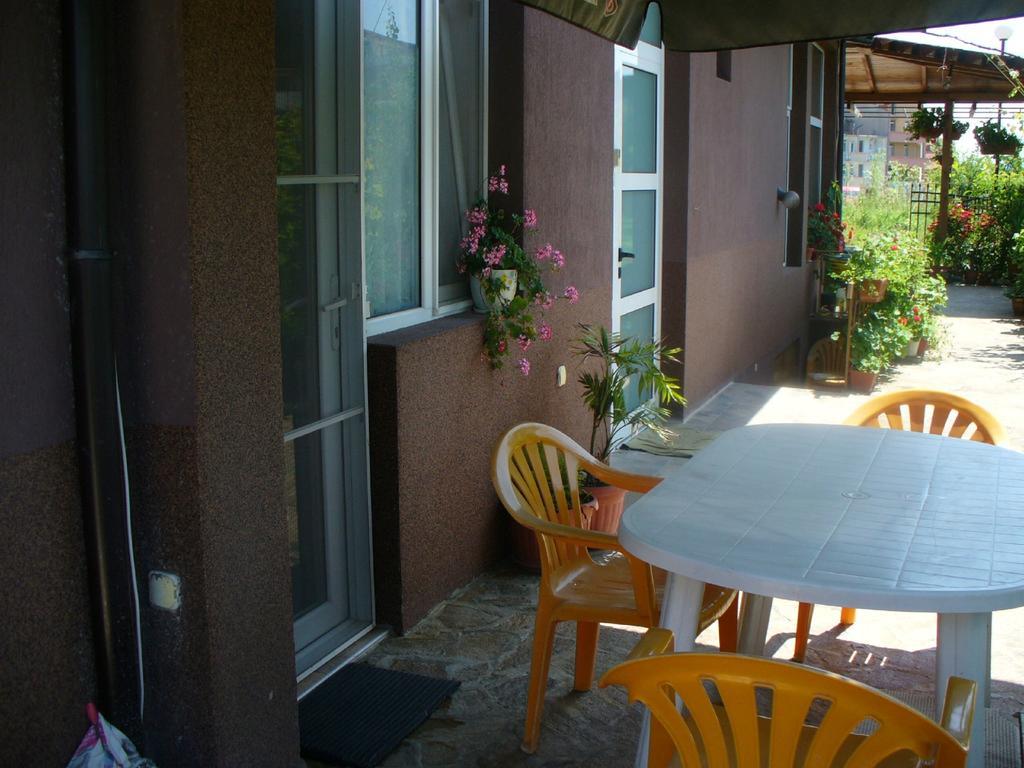 Zora Guest House Primorsko Room photo