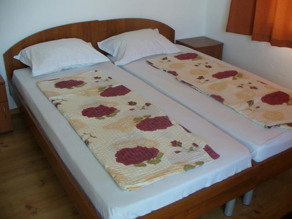 Zora Guest House Primorsko Exterior photo